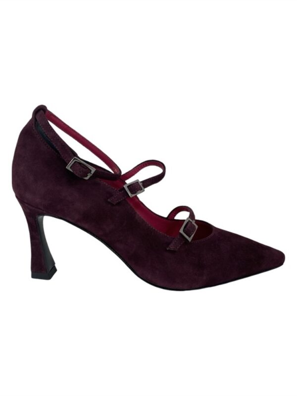 <p>
CAMOSCIO BORDEAUX - Decollétè con 3 cinturini e tacco 7 cm
</p>Andrea Pinto