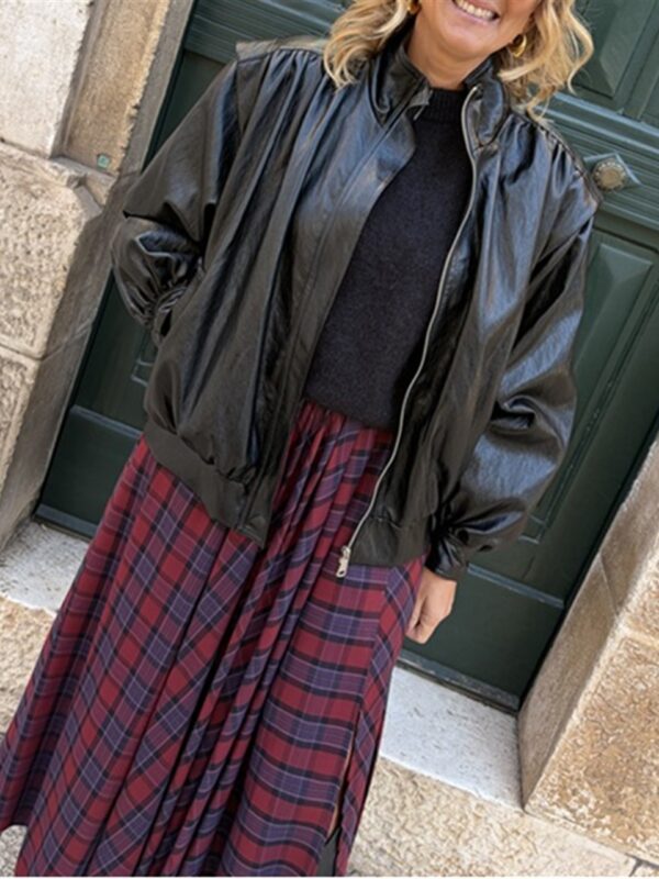 <p>
Bomber in ecopelle
</p>Vivienne Firenze